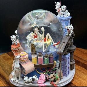Vintage Disney Snow Globe Musical Cruella de Vil 101 102 Dalmatians Collectible